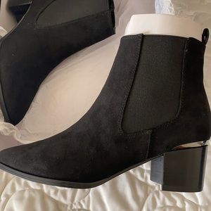 New Nine West Booties